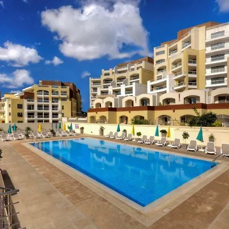 House With Access To Pool