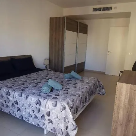 House With Access To Pool * Marsaskala